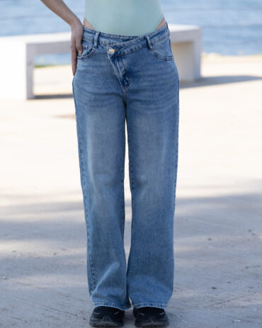 Jean με στραβό κούμπωμα